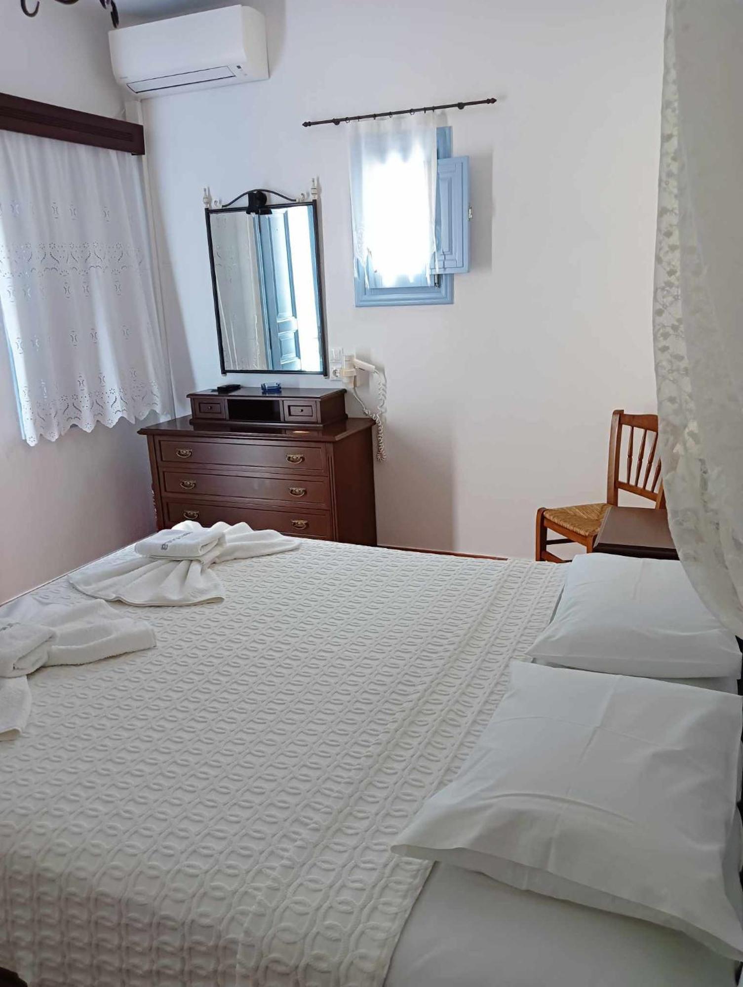 Anemousa Hotel Folegandros Town Екстер'єр фото